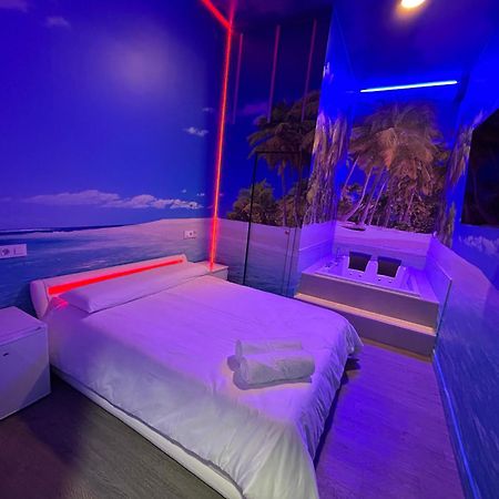 Habitacion Con Jacuzzi Y Bano Privado Мадрид Экстерьер фото