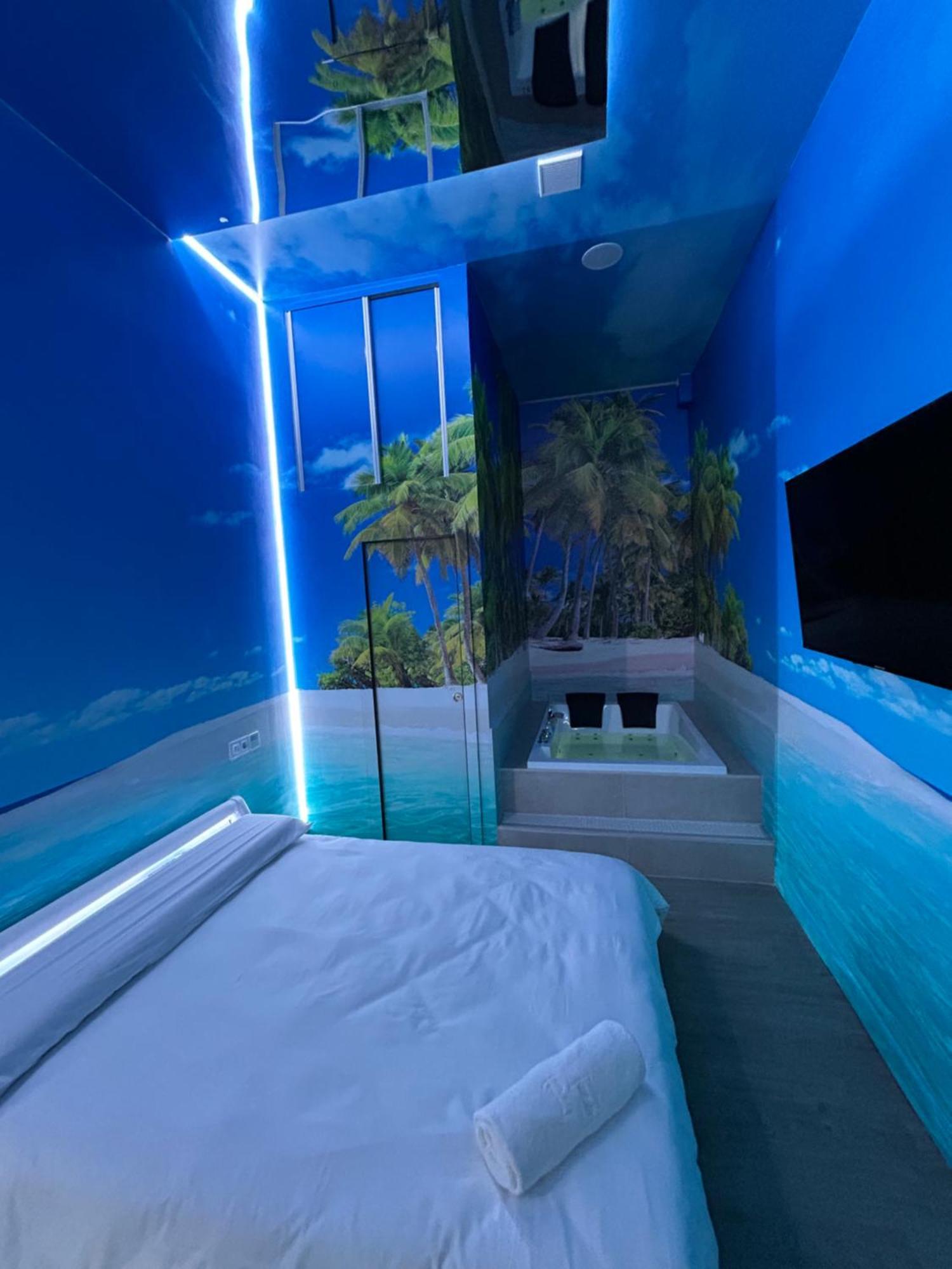 Habitacion Con Jacuzzi Y Bano Privado Мадрид Экстерьер фото