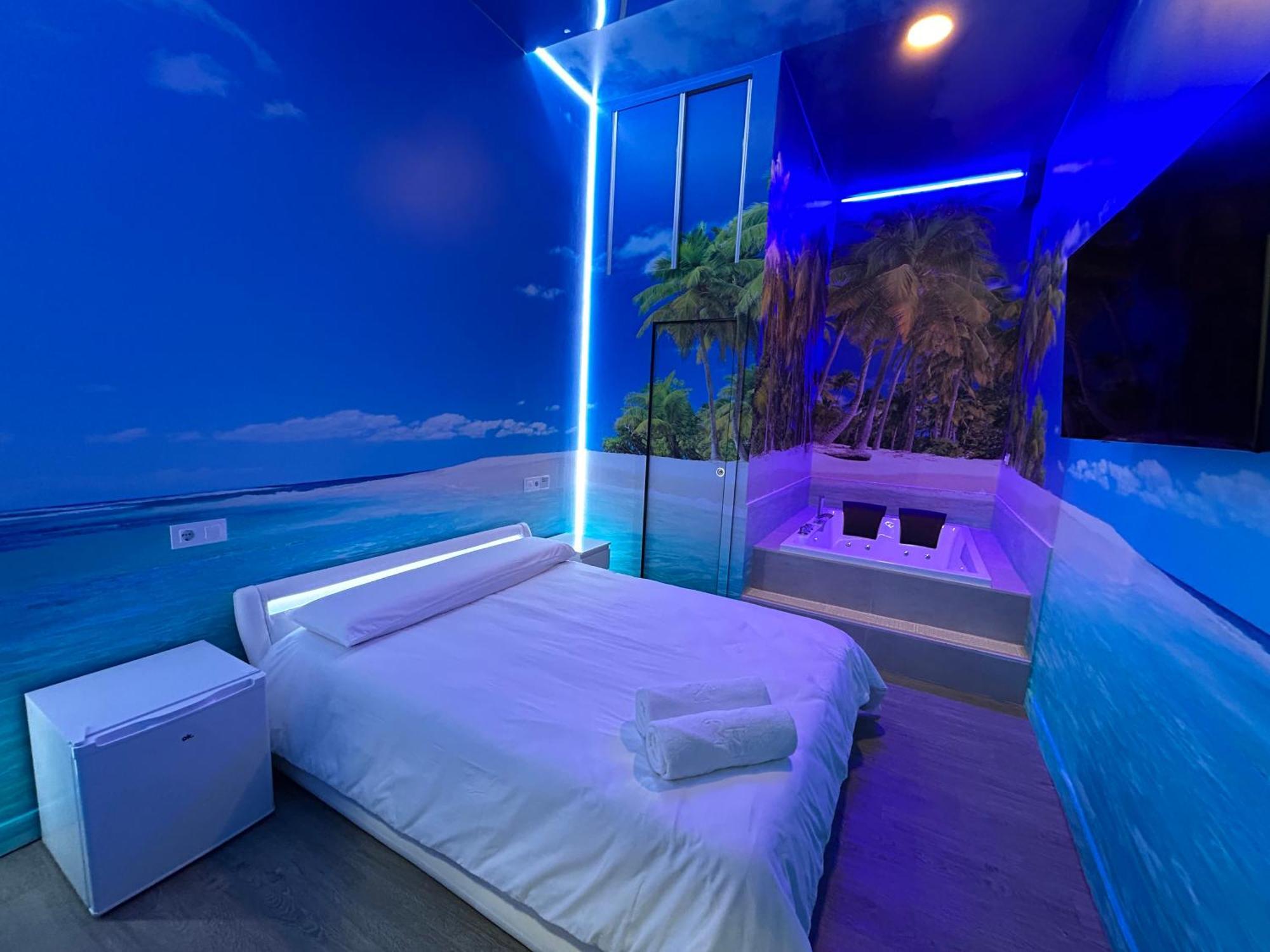 Habitacion Con Jacuzzi Y Bano Privado Мадрид Экстерьер фото